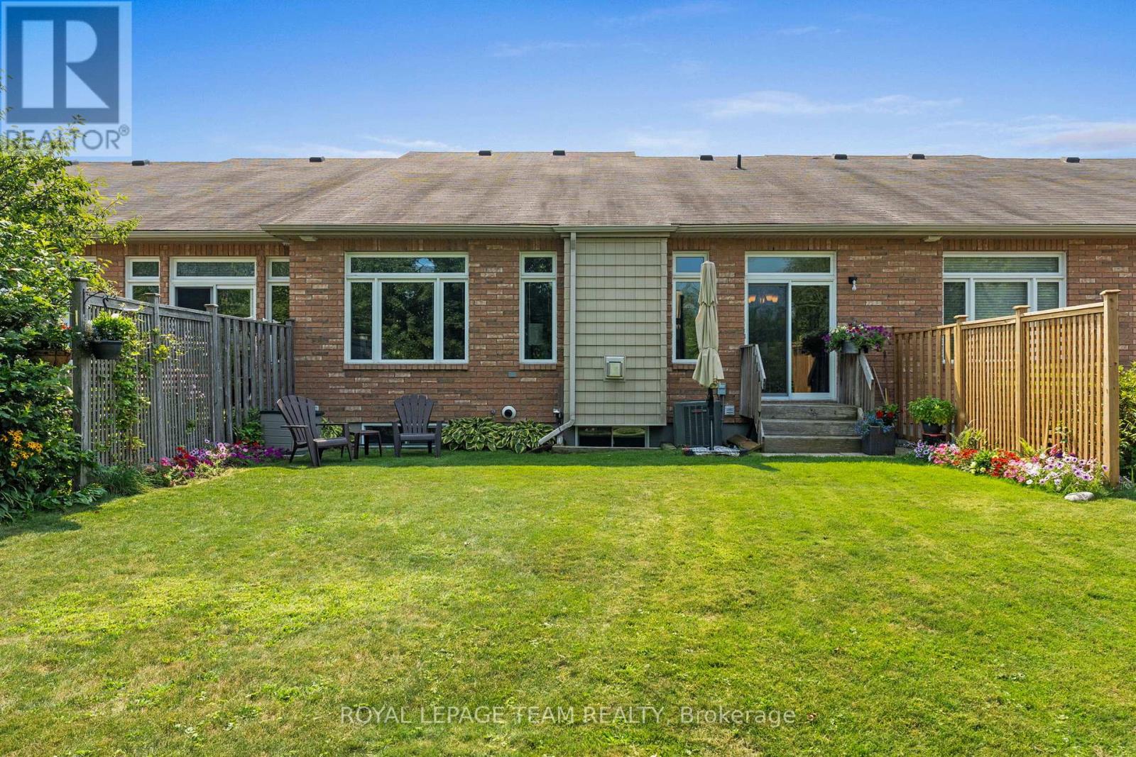 920 Burwash Landing Bay, Ottawa, Ontario  K2W 0C8 - Photo 32 - X12350773