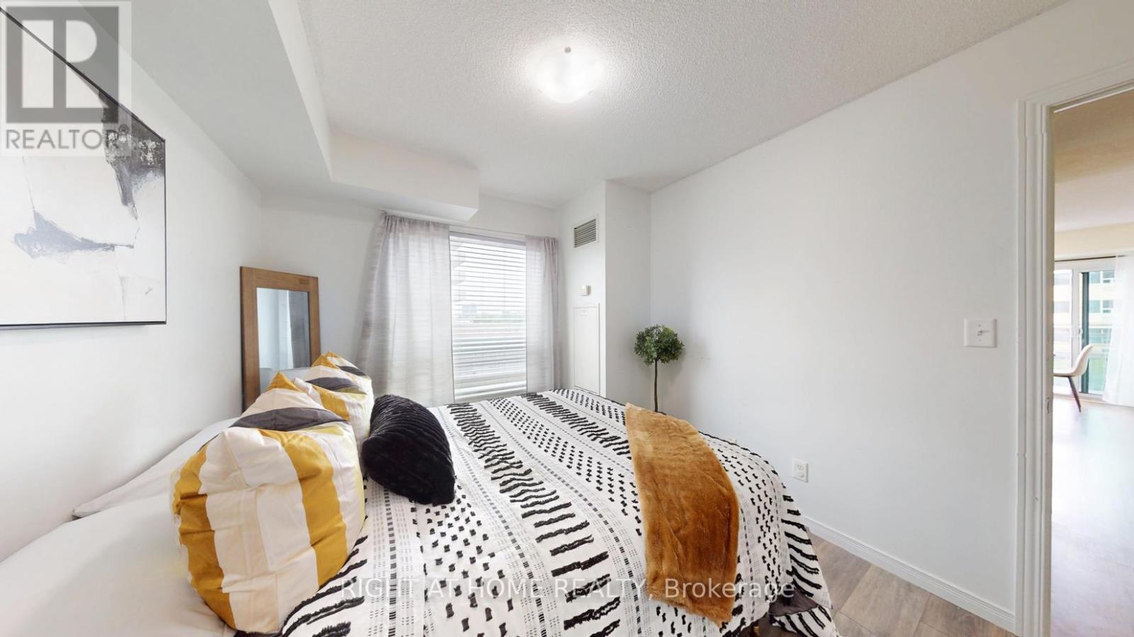 509 - 215 Queen Street E, Brampton, Ontario  L6W 0A9 - Photo 21 - W12350612
