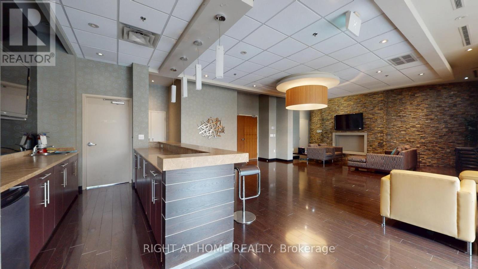 Property at 509 - 215 QUEEN STREET E image 4