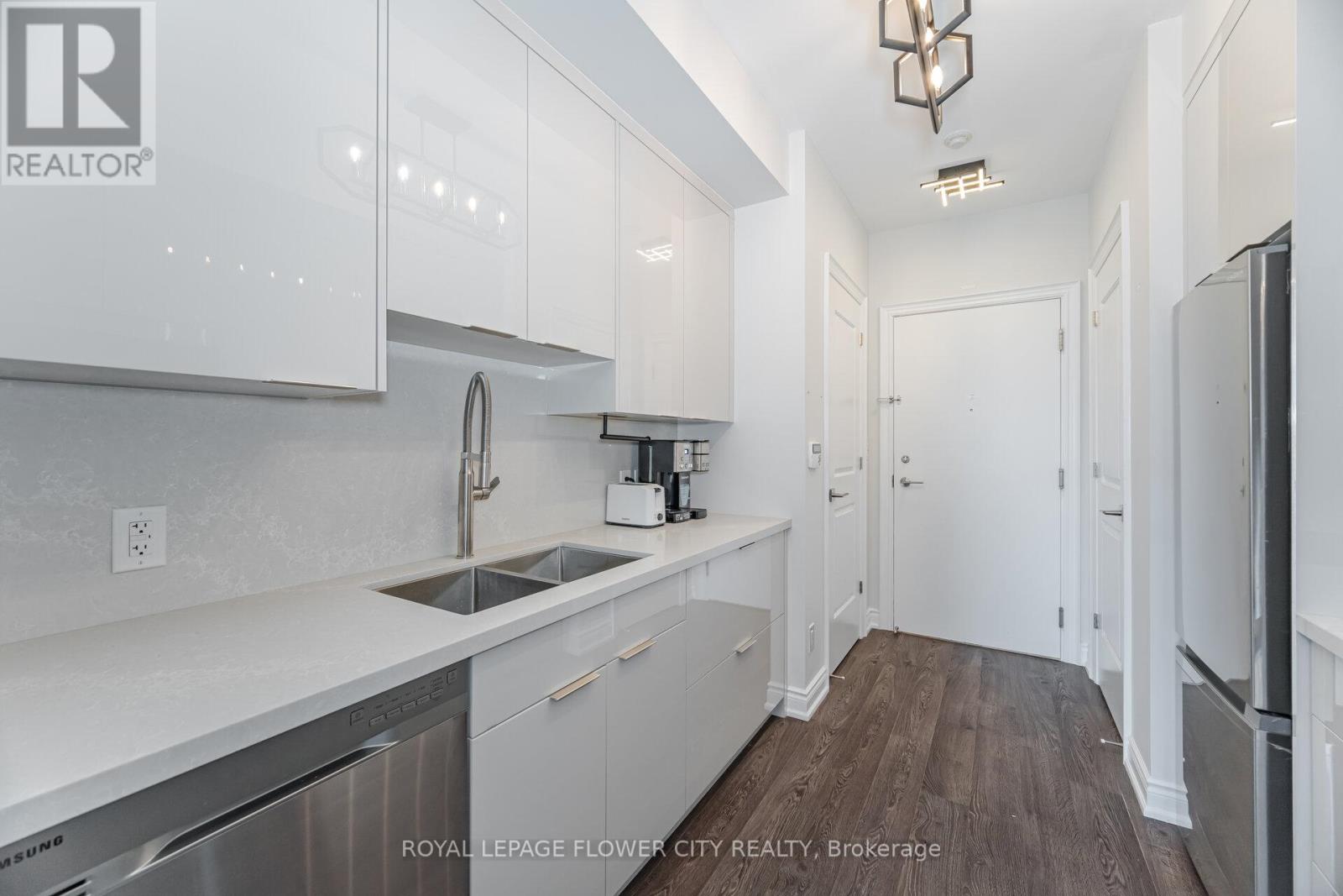 913 - 16 Brookers Lane, Toronto (Mimico), Ontario  M8V 0A5 - Photo 17 - W12350620