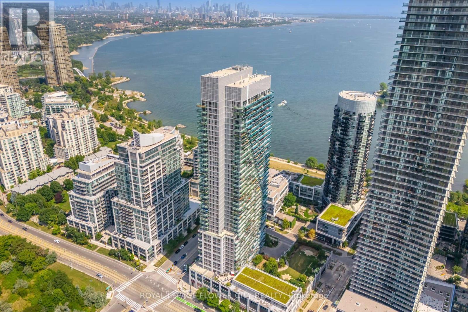 913 - 16 Brookers Lane, Toronto (Mimico), Ontario  M8V 0A5 - Photo 2 - W12350620