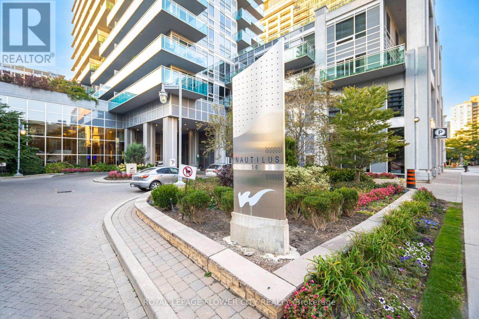 913 - 16 Brookers Lane, Toronto (Mimico), Ontario  M8V 0A5 - Photo 8 - W12350620