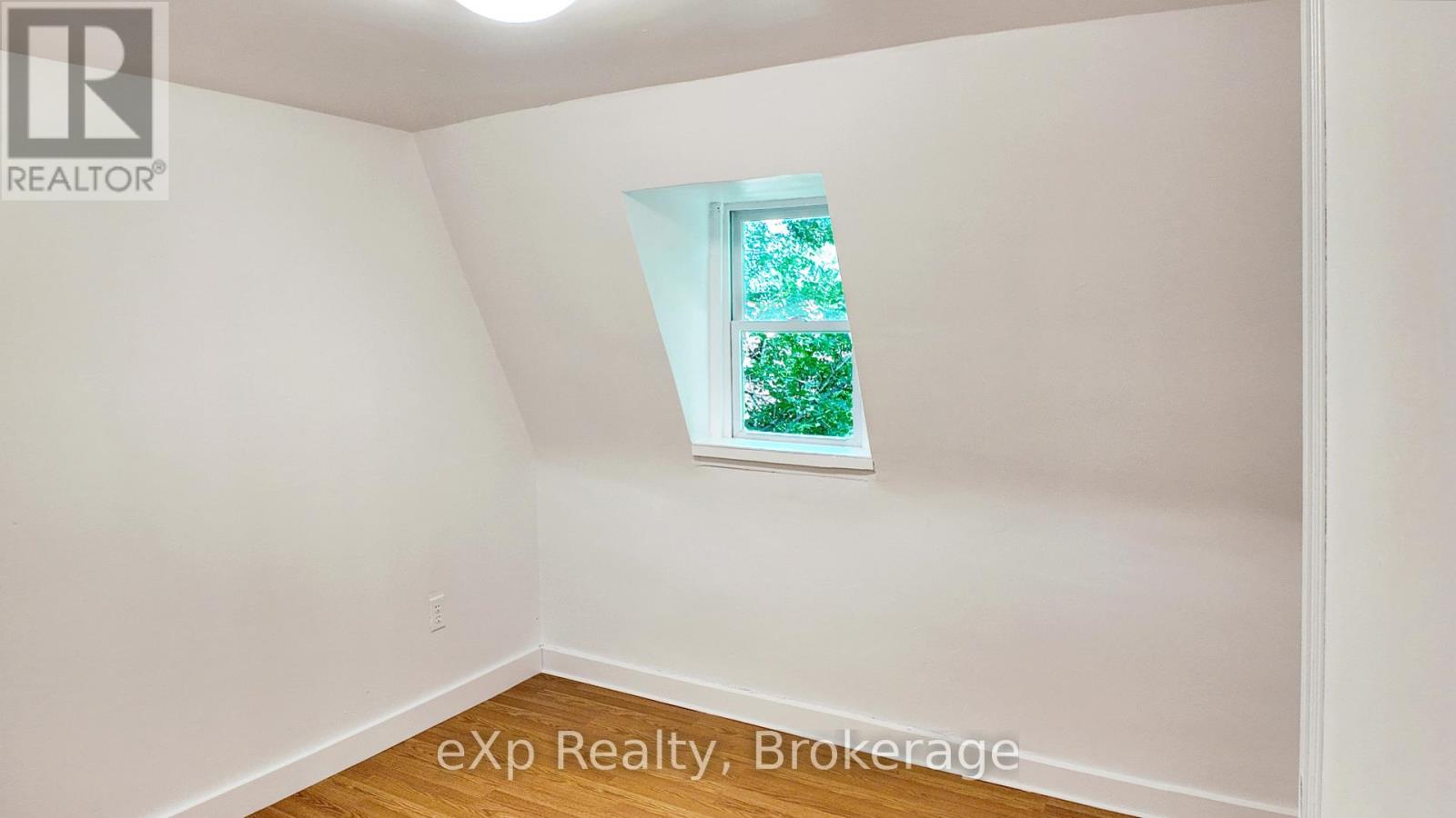 315 Mcnab Street, Brockton, Ontario  N0G 2V0 - Photo 15 - X12350657