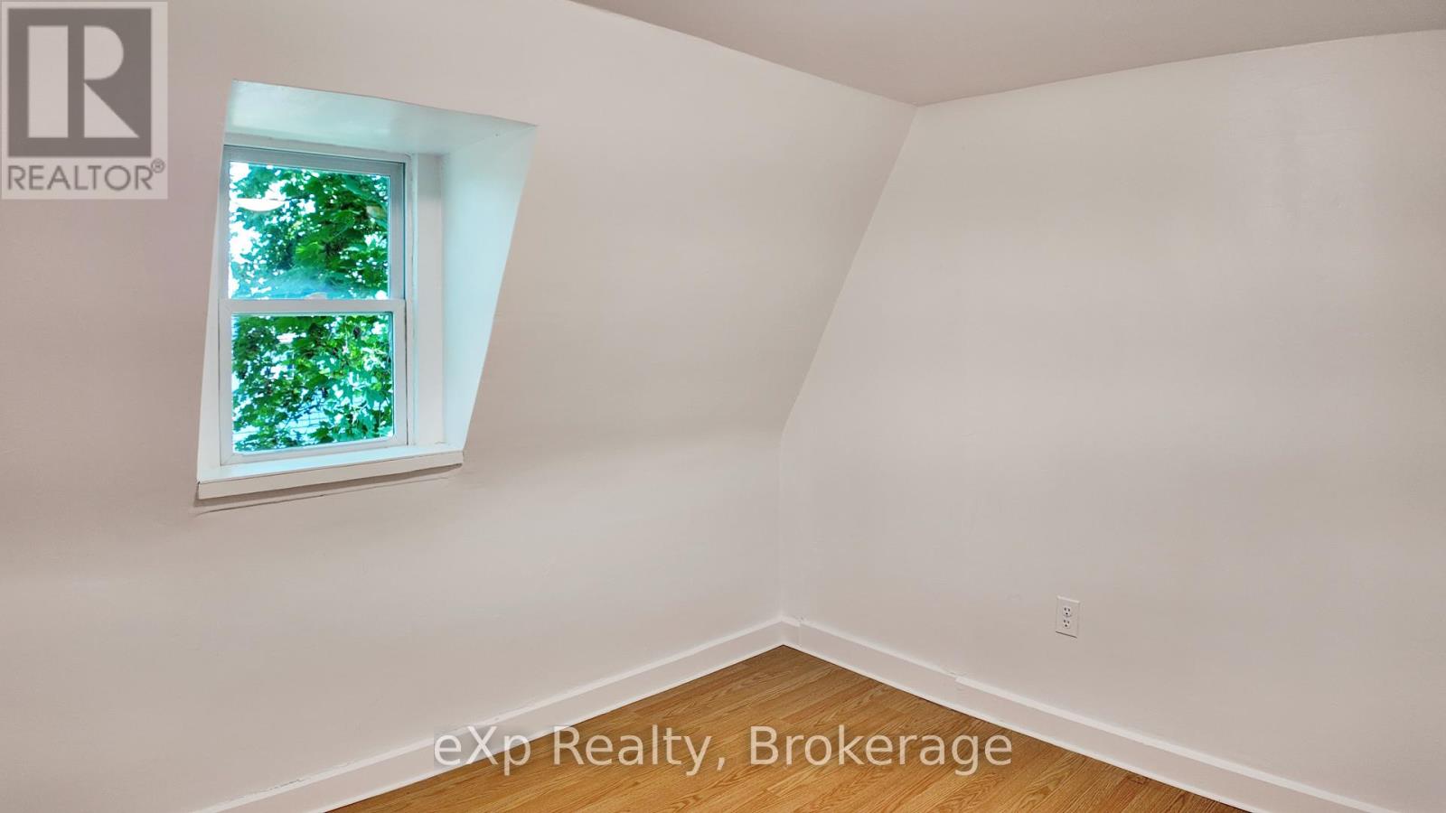 315 Mcnab Street, Brockton, Ontario  N0G 2V0 - Photo 16 - X12350657