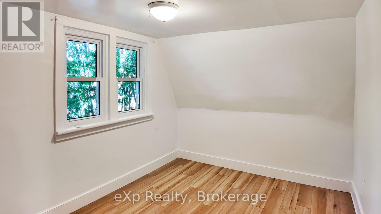 315 Mcnab Street, Brockton, Ontario  N0G 2V0 - Photo 17 - X12350657