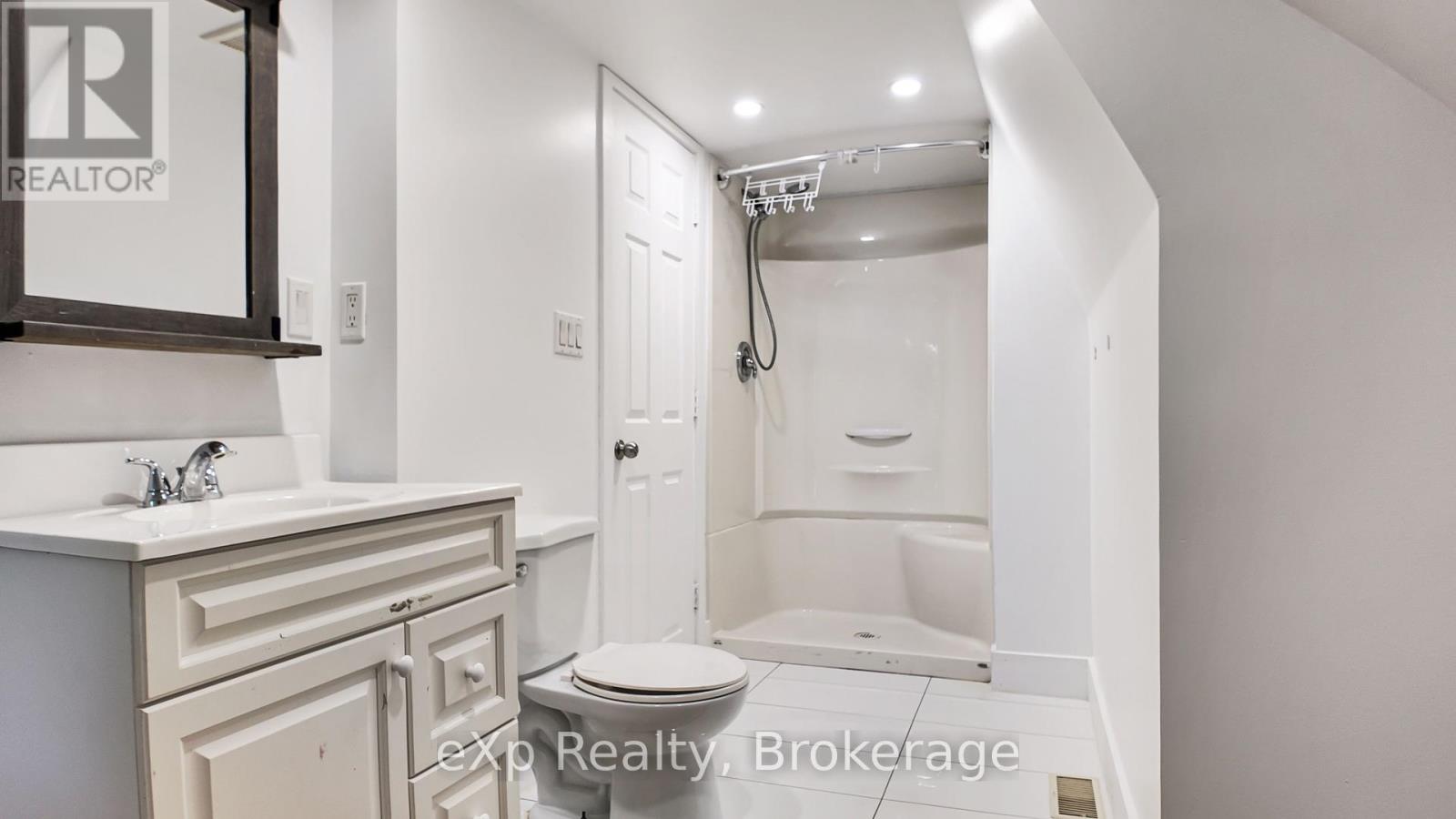 315 Mcnab Street, Brockton, Ontario  N0G 2V0 - Photo 20 - X12350657
