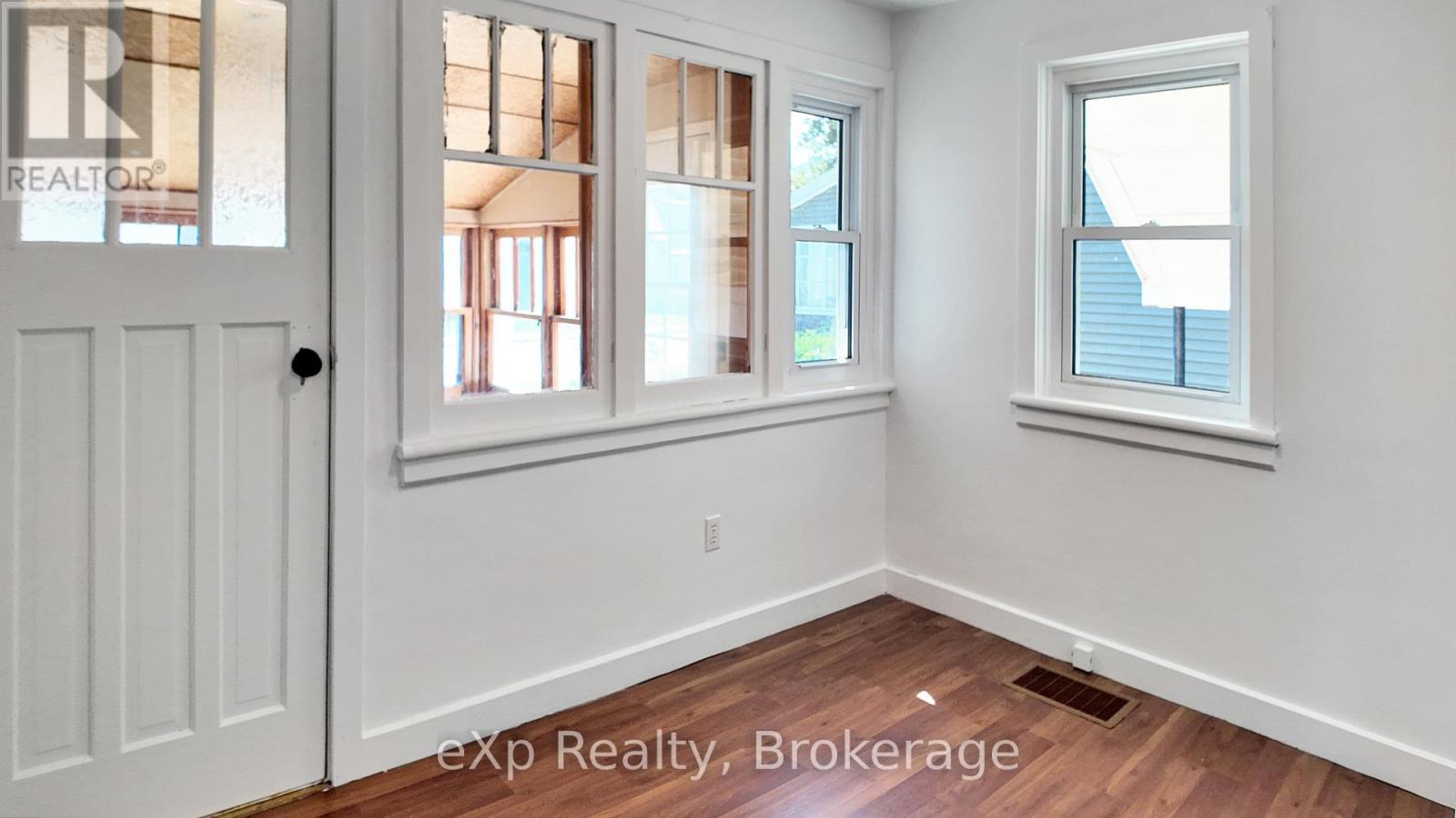 315 Mcnab Street, Brockton, Ontario  N0G 2V0 - Photo 21 - X12350657