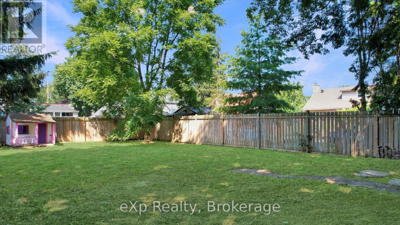 315 Mcnab Street, Brockton, Ontario  N0G 2V0 - Photo 28 - X12350657