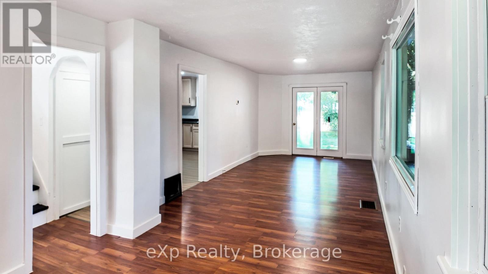 315 Mcnab Street, Brockton, Ontario  N0G 2V0 - Photo 8 - X12350657