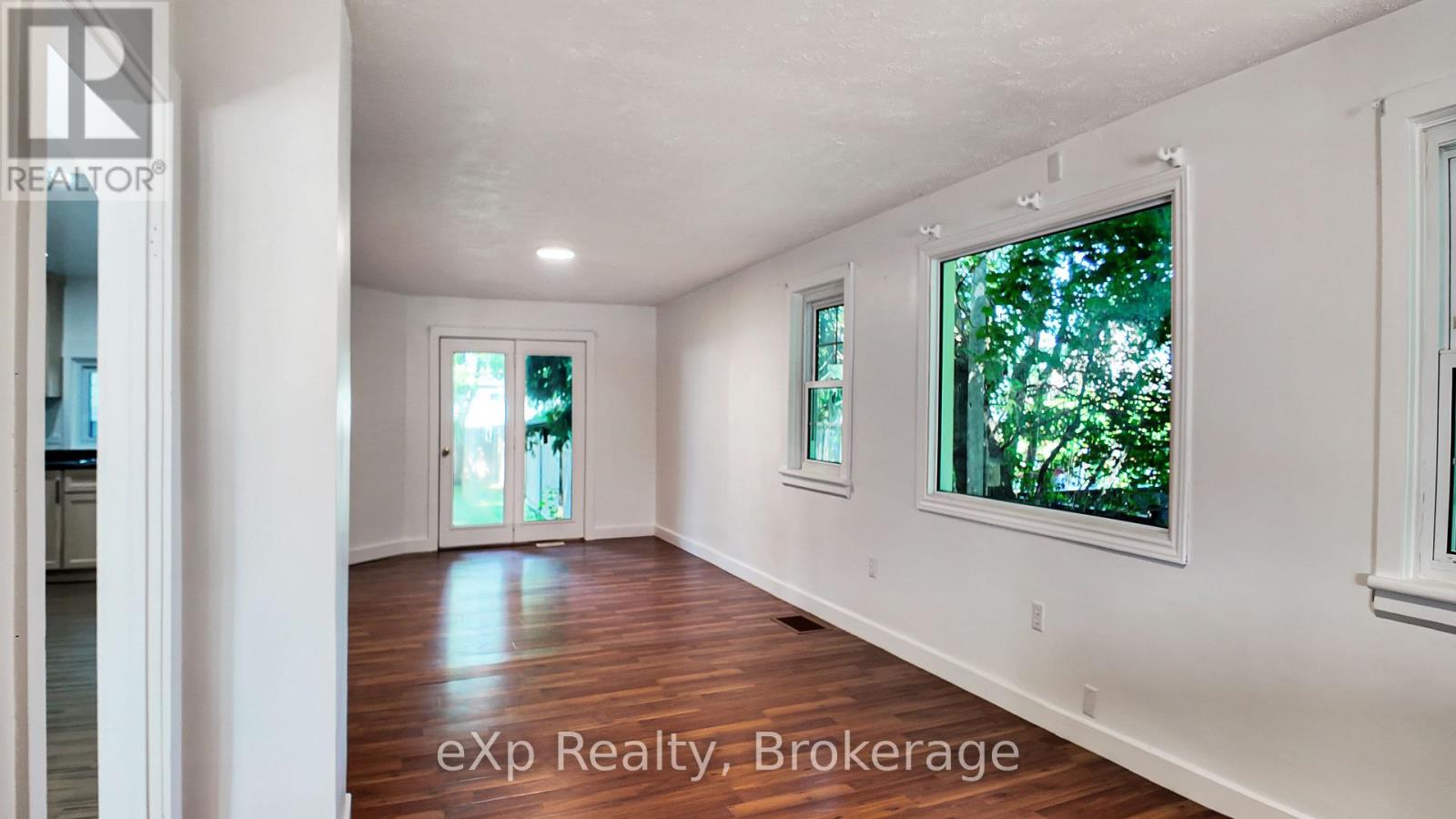 315 Mcnab Street, Brockton, Ontario  N0G 2V0 - Photo 9 - X12350657