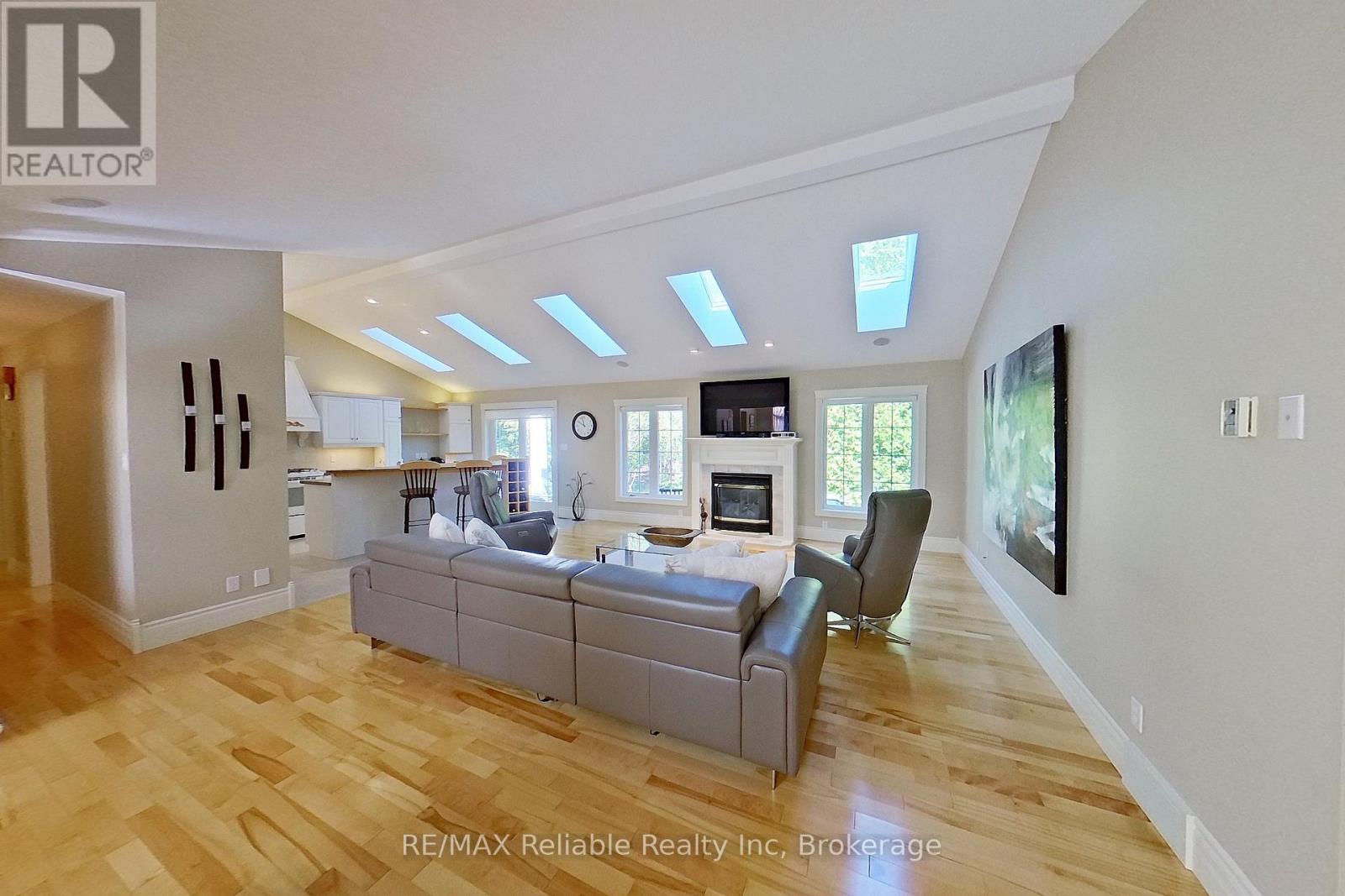 77347 Forest Ridge Road, Bluewater, Ontario  N0M 1G0 - Photo 9 - X12350694