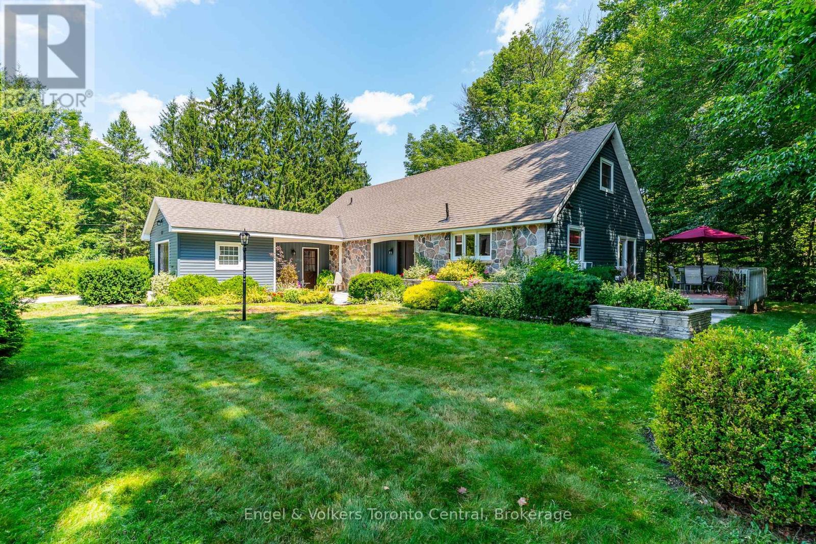 435 4th Avenue W, Owen Sound, Ontario  N4K 4V1 - Photo 1 - X12350708