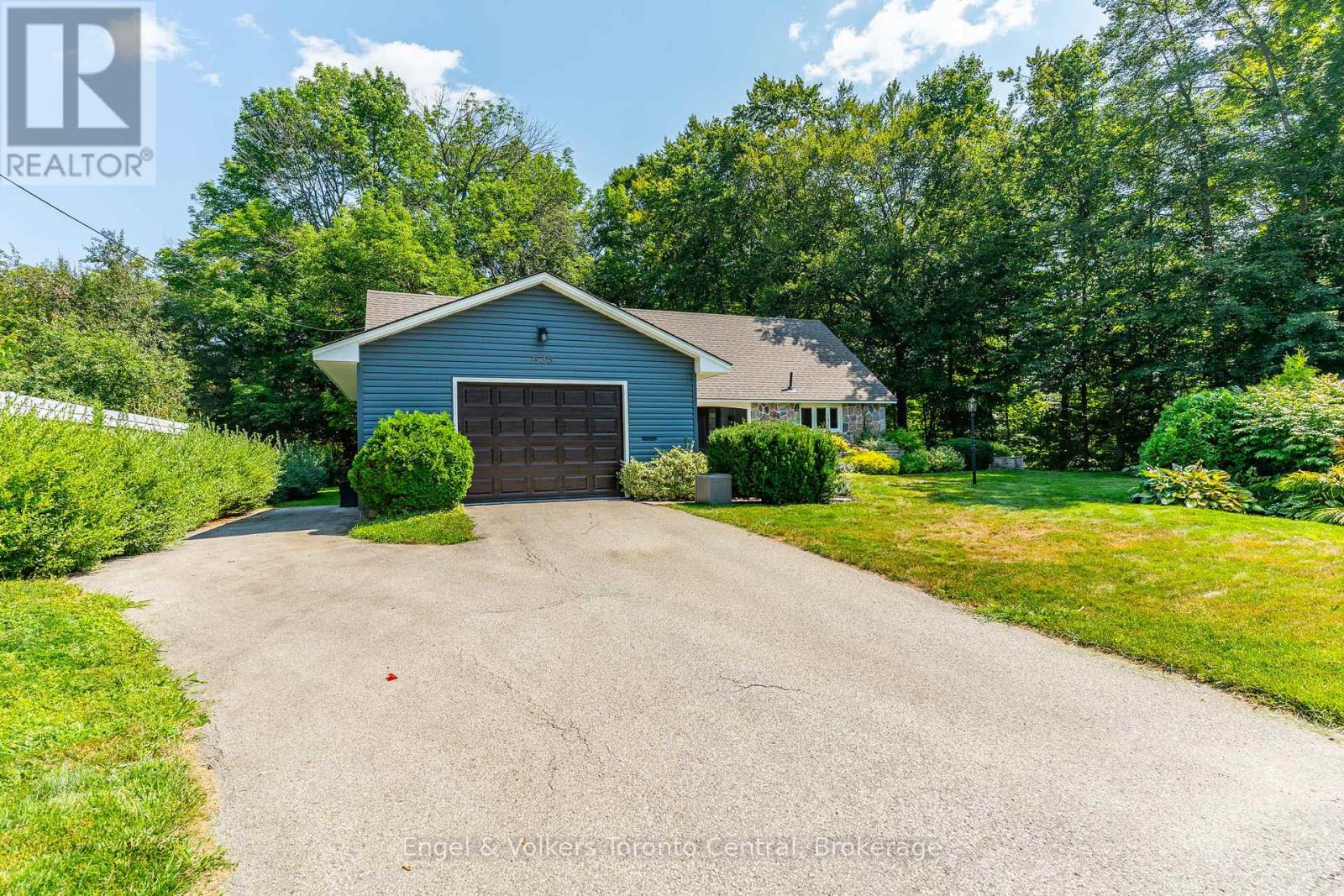 435 4th Avenue W, Owen Sound, Ontario  N4K 4V1 - Photo 2 - X12350708