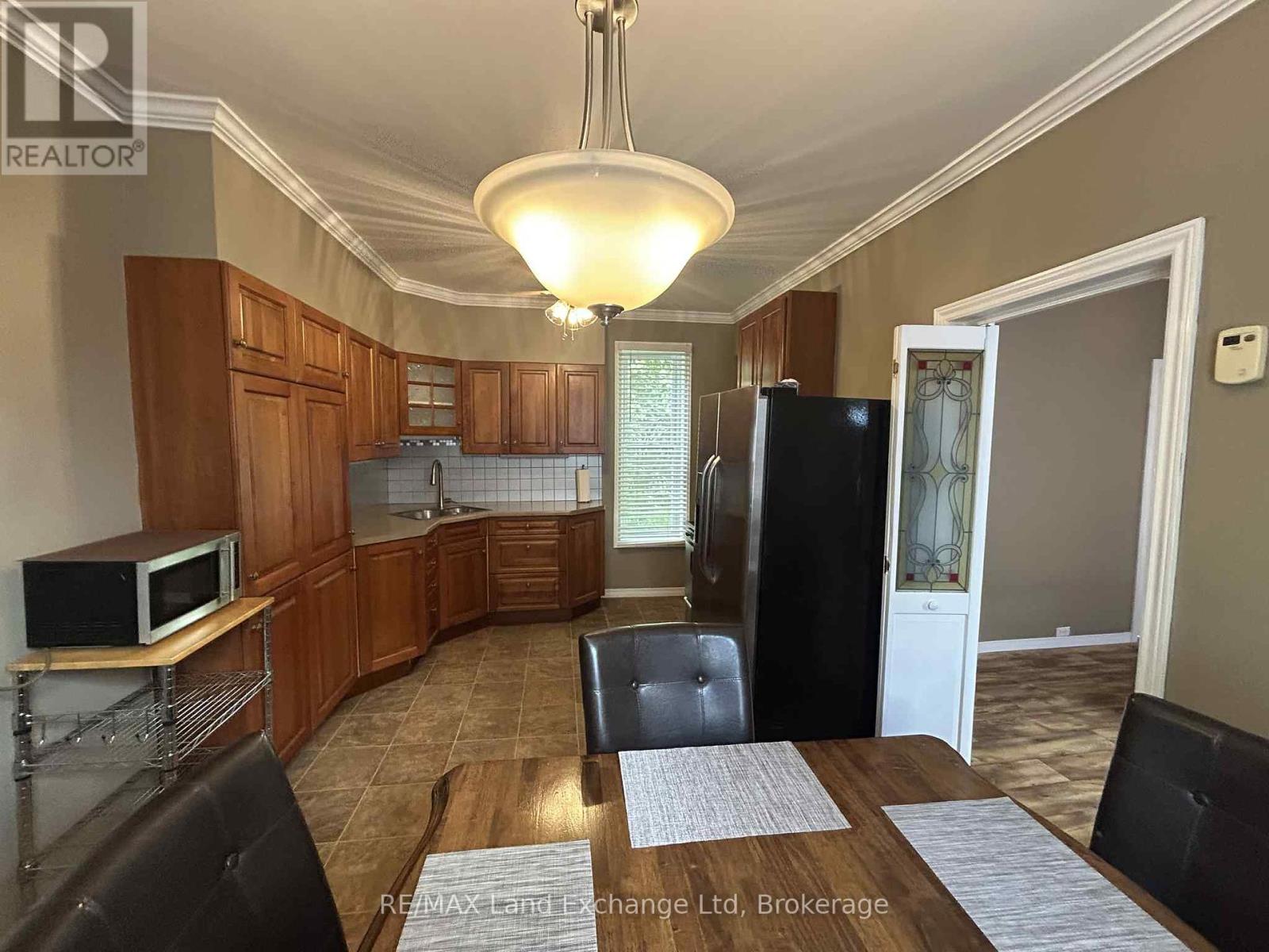 59 Albert Street E, North Huron, Ontario N0G 2W0 - Photo 7 - X12350781