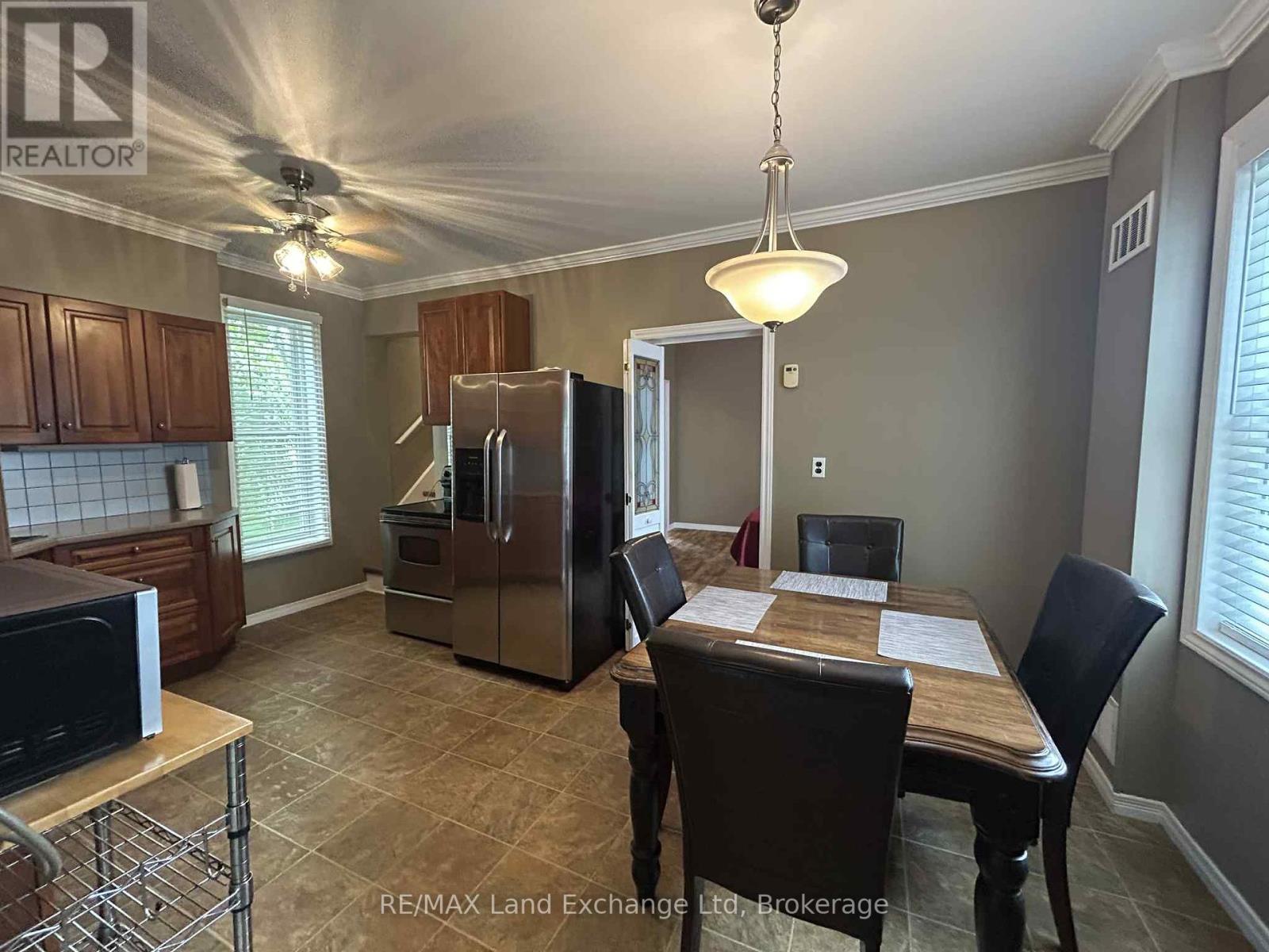 59 Albert Street E, North Huron, Ontario N0G 2W0 - Photo 8 - X12350781