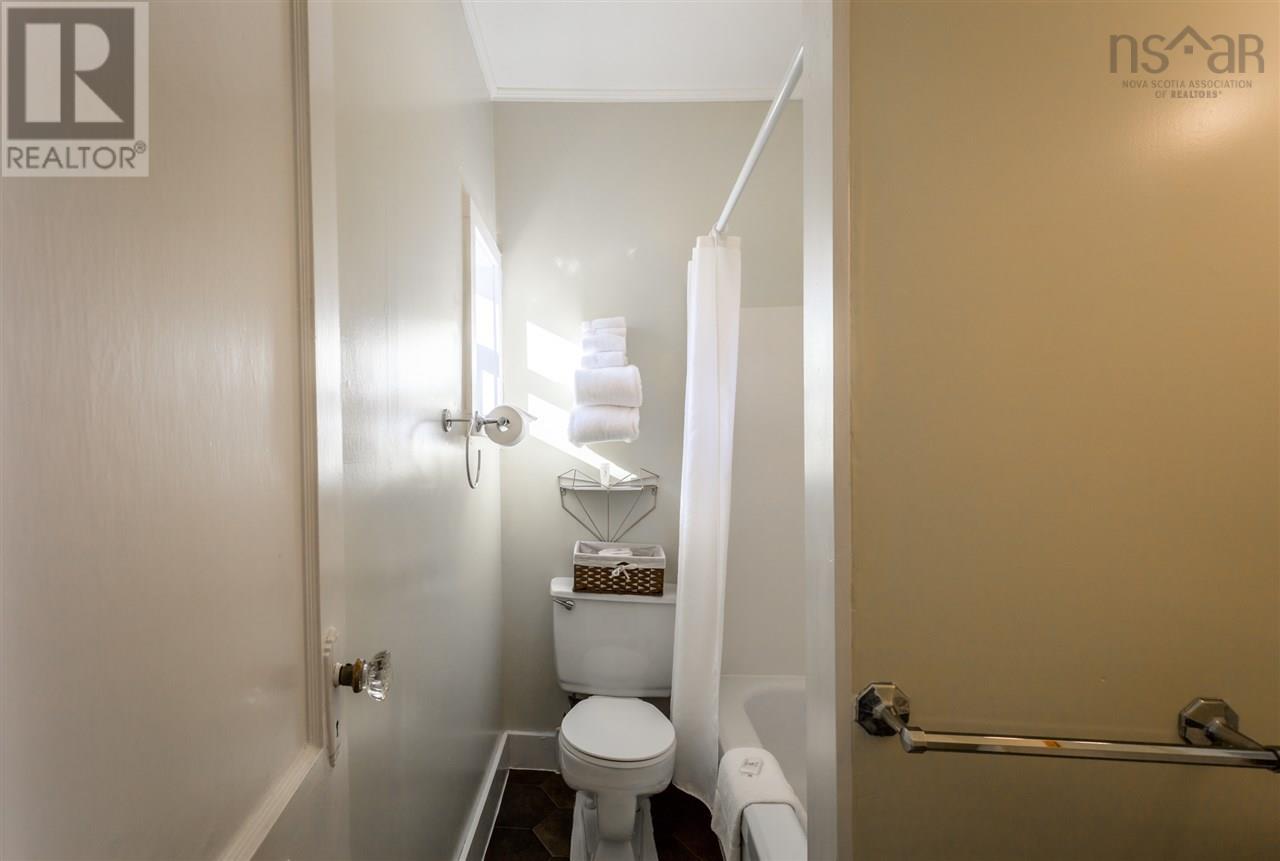 641 Main Street, Yarmouth, Nova Scotia  B5A 1K2 - Photo 6 - 202520937