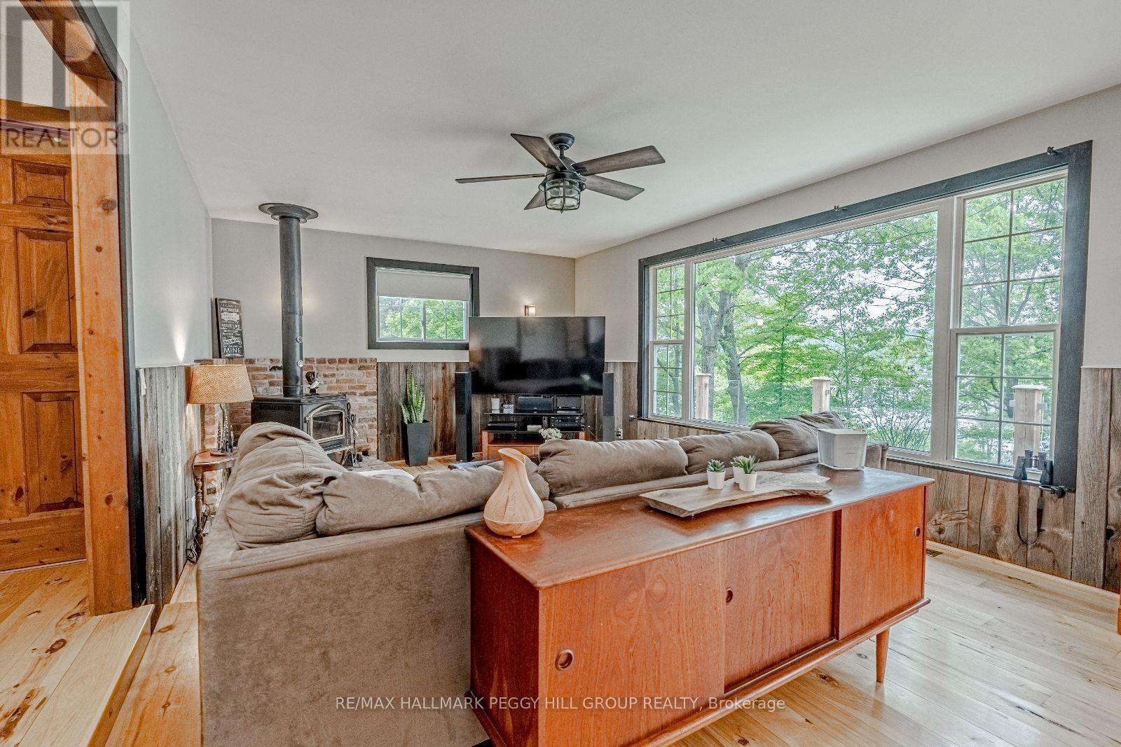1008 Cove Road, Gravenhurst, Ontario  P0E 1G0 - Photo 10 - X12350643