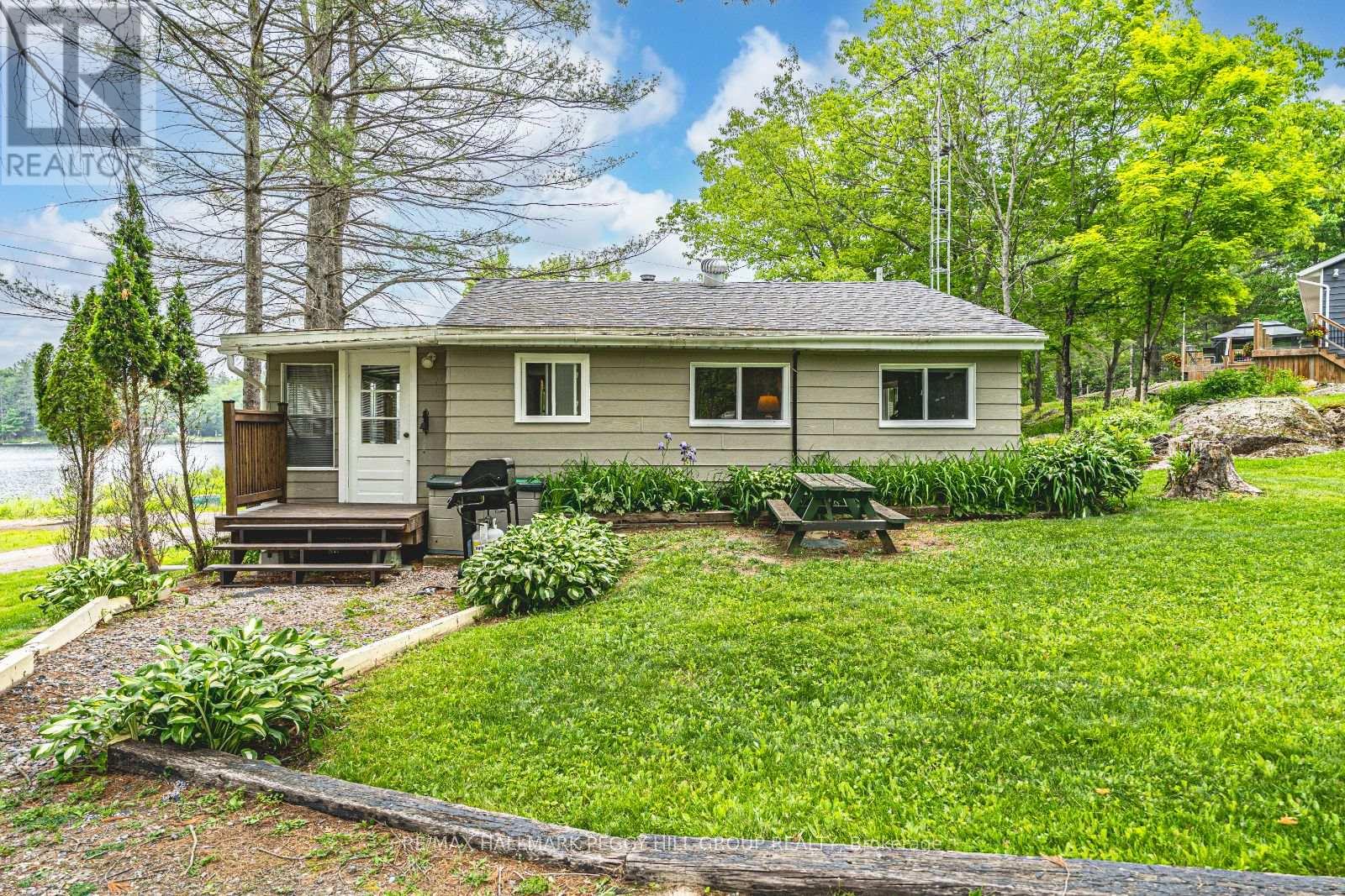 1008 Cove Road, Gravenhurst, Ontario  P0E 1G0 - Photo 31 - X12350643