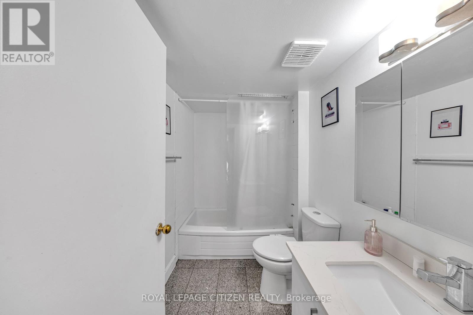 301 - 4205 Shipp Drive, Mississauga, Ontario  L4Z 2Y9 - Photo 12 - W12349862
