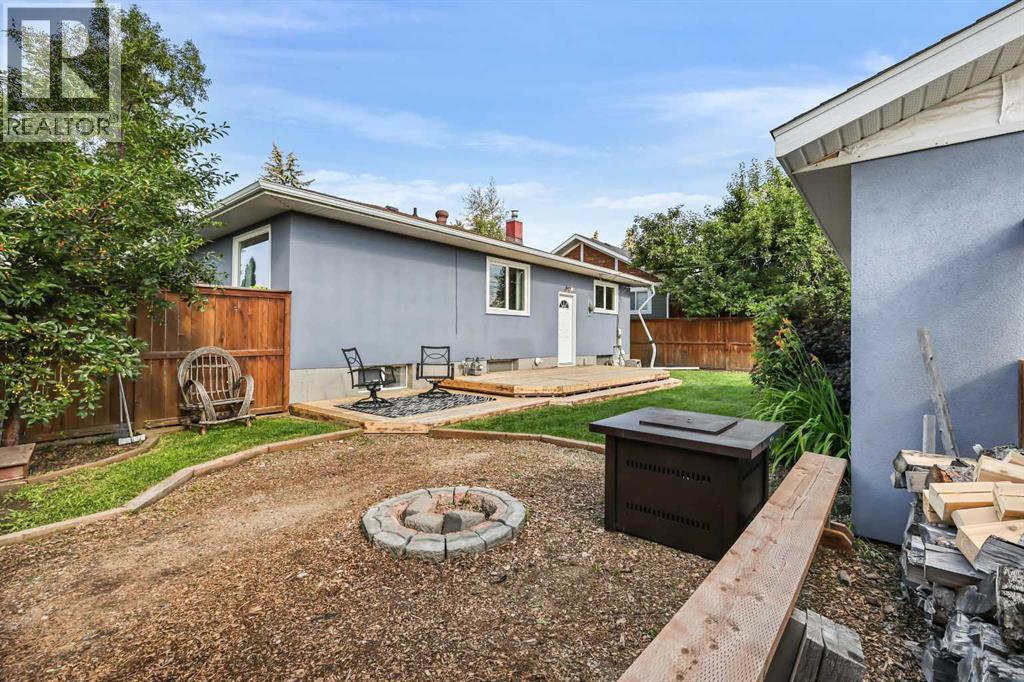 Property at 92 Governor Drive SW image 4