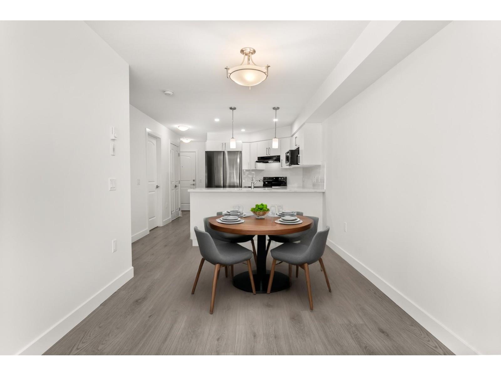 110 19730 56 Avenue, Langley, British Columbia V3A 3X6 - Photo 3 - R3031006