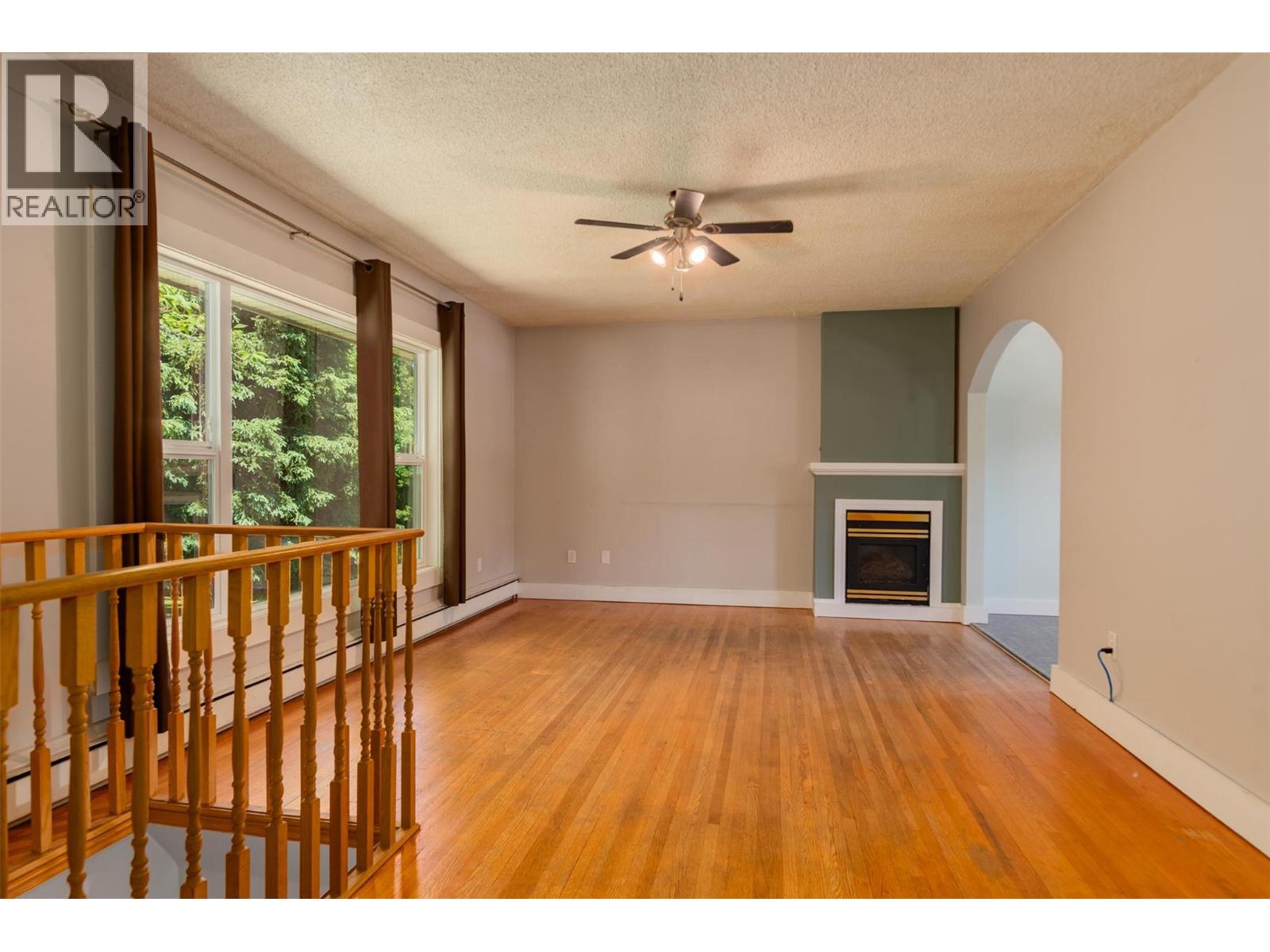 Property at 624 Schofield Highway image 4