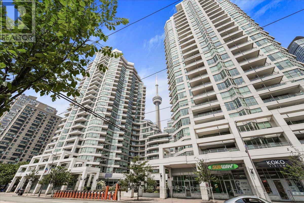 2011 - 228 QUEENS QUAY W, Toronto, Ontario