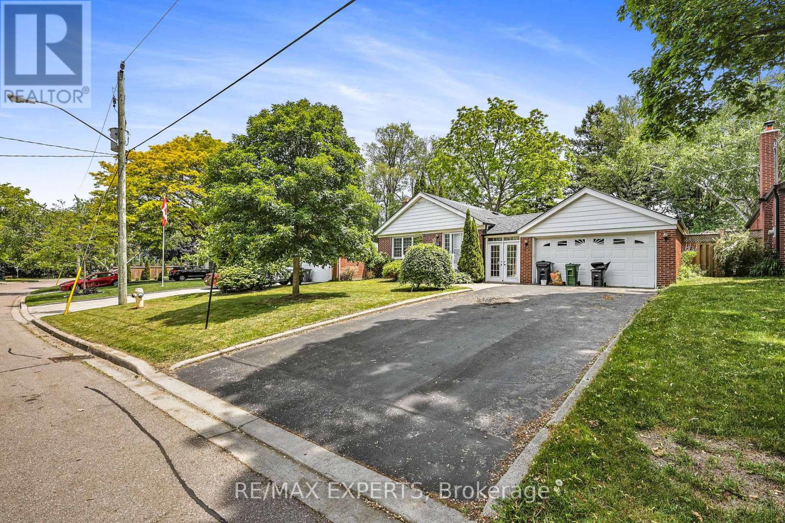Property at 17 BRINLOOR BOULEVARD image 2