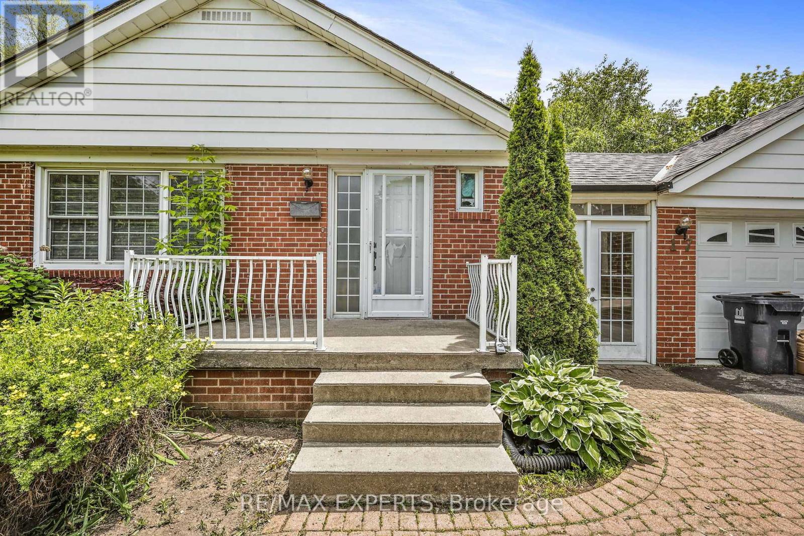 Property at 17 BRINLOOR BOULEVARD image 4