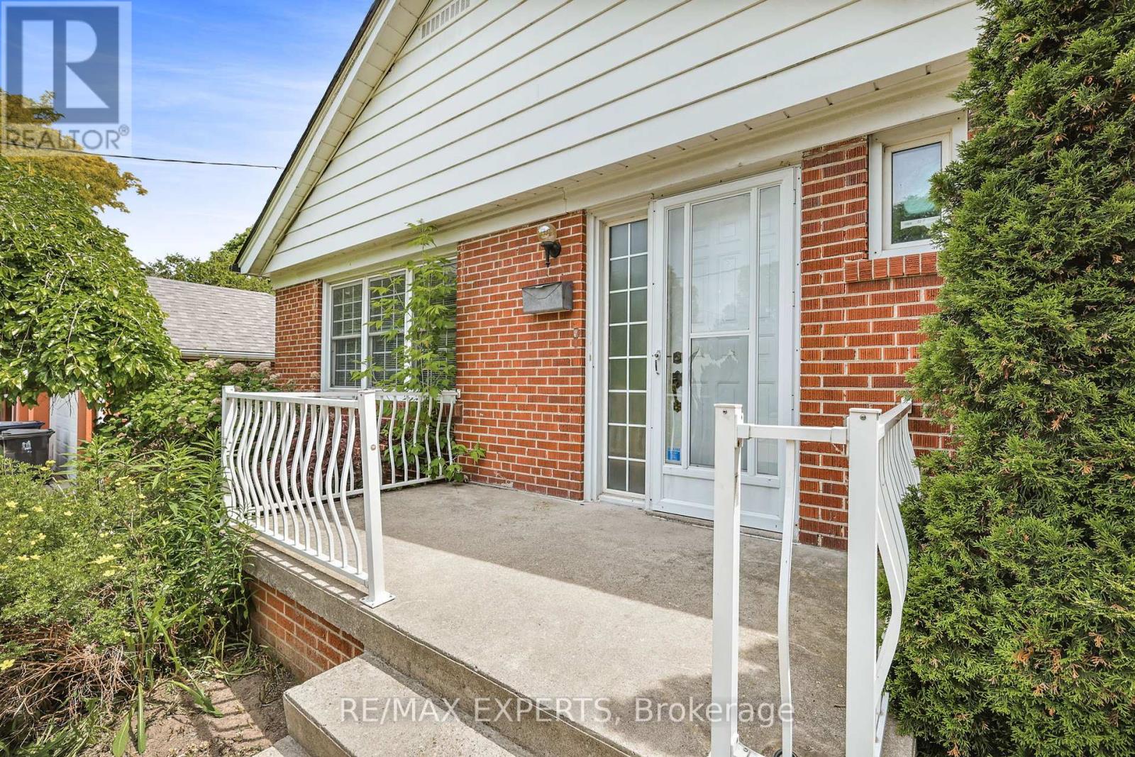Property at 17 BRINLOOR BOULEVARD image 5