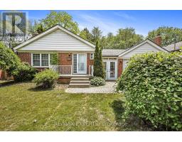 17 BRINLOOR BOULEVARD, Toronto, Ontario