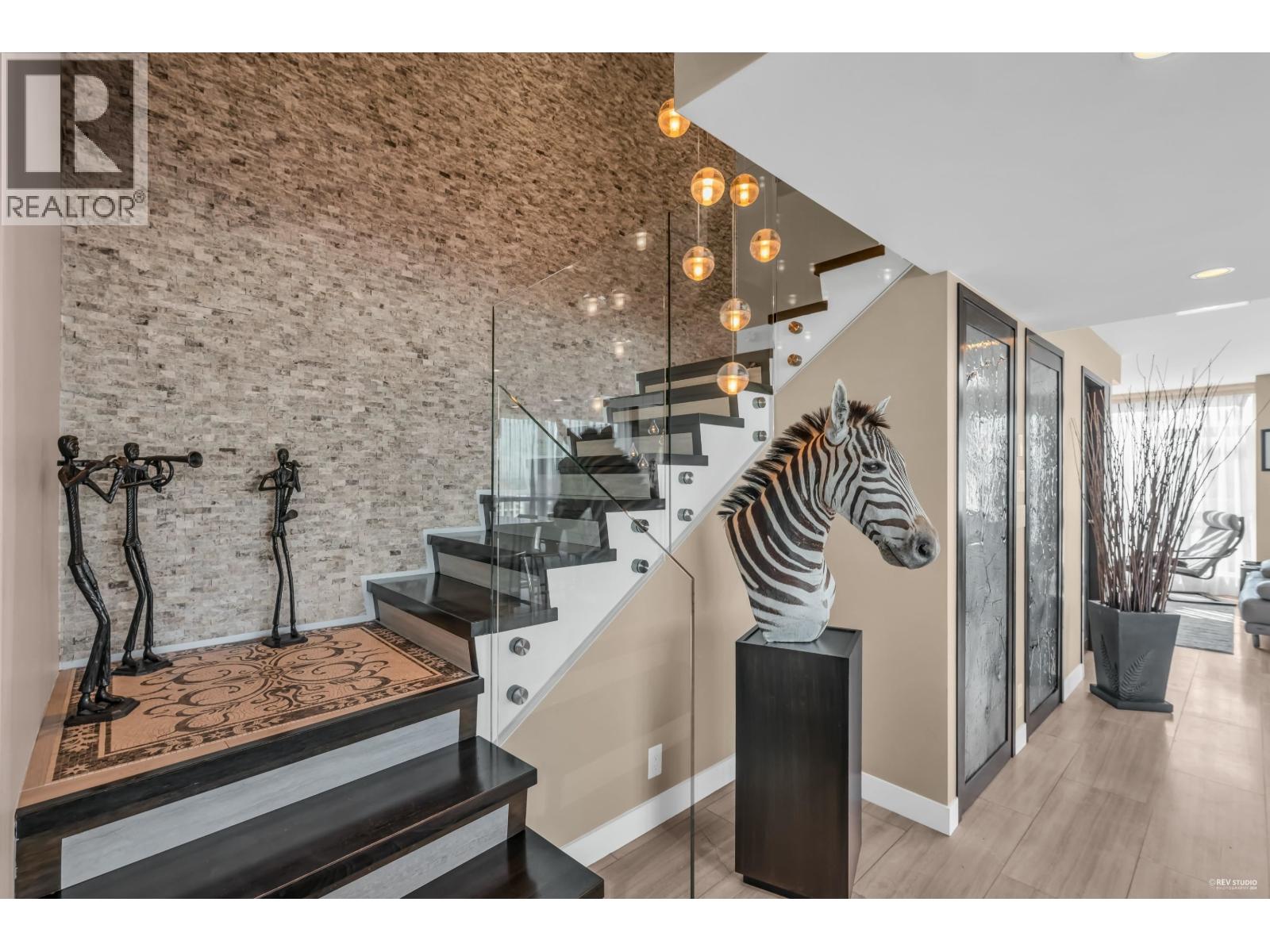 Property at 2803 4400 BUCHANAN STREET image 1