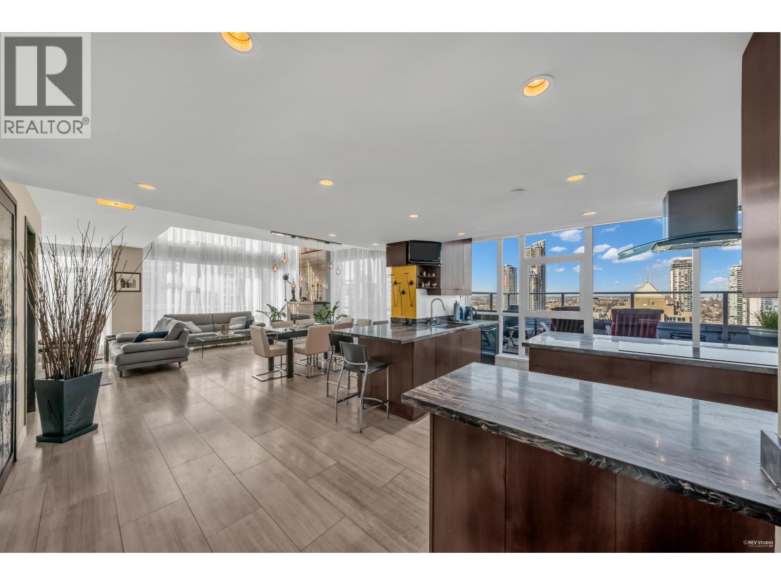 Property at 2803 4400 BUCHANAN STREET image 2