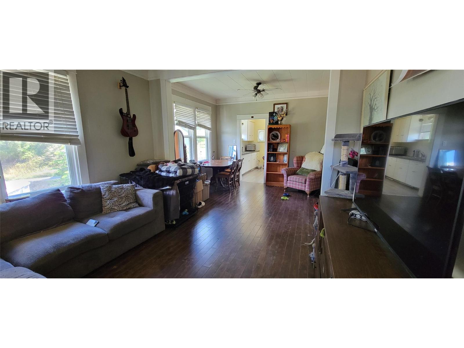 Property at 1553 Diamond Street image 5