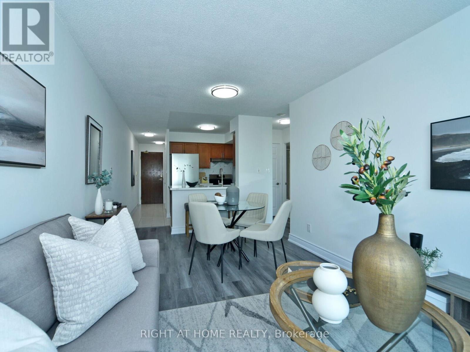 501 - 51 Baffin Court, Richmond Hill, Ontario  L4B 4P6 - Photo 15 - N12350702