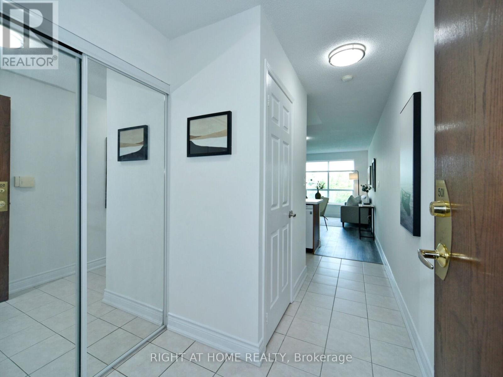 501 - 51 Baffin Court, Richmond Hill, Ontario  L4B 4P6 - Photo 23 - N12350702