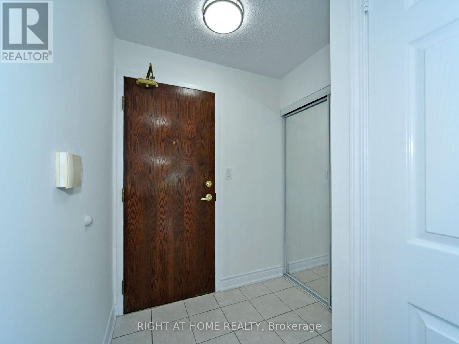 501 - 51 Baffin Court, Richmond Hill, Ontario  L4B 4P6 - Photo 24 - N12350702