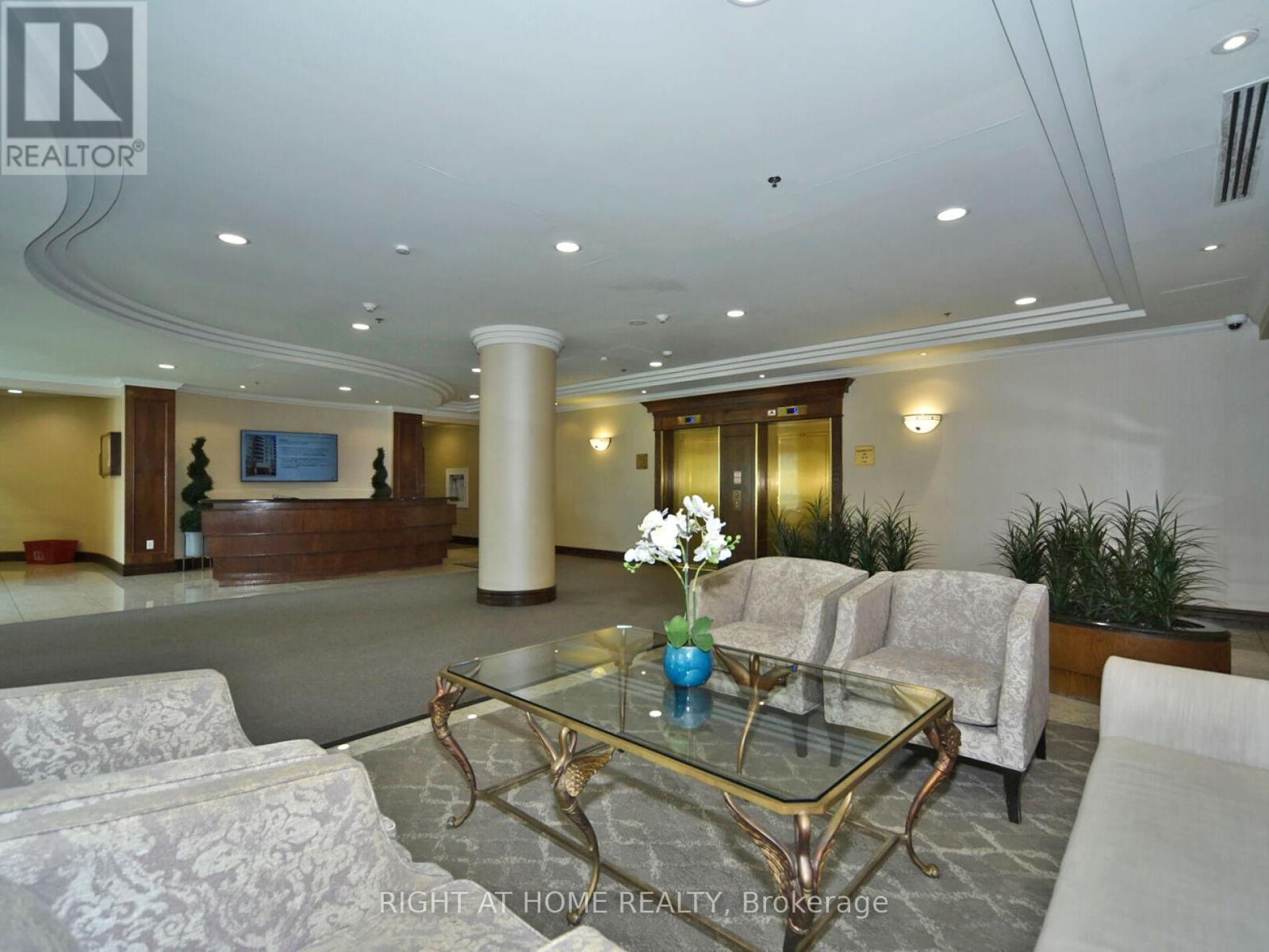 501 - 51 Baffin Court, Richmond Hill, Ontario  L4B 4P6 - Photo 27 - N12350702
