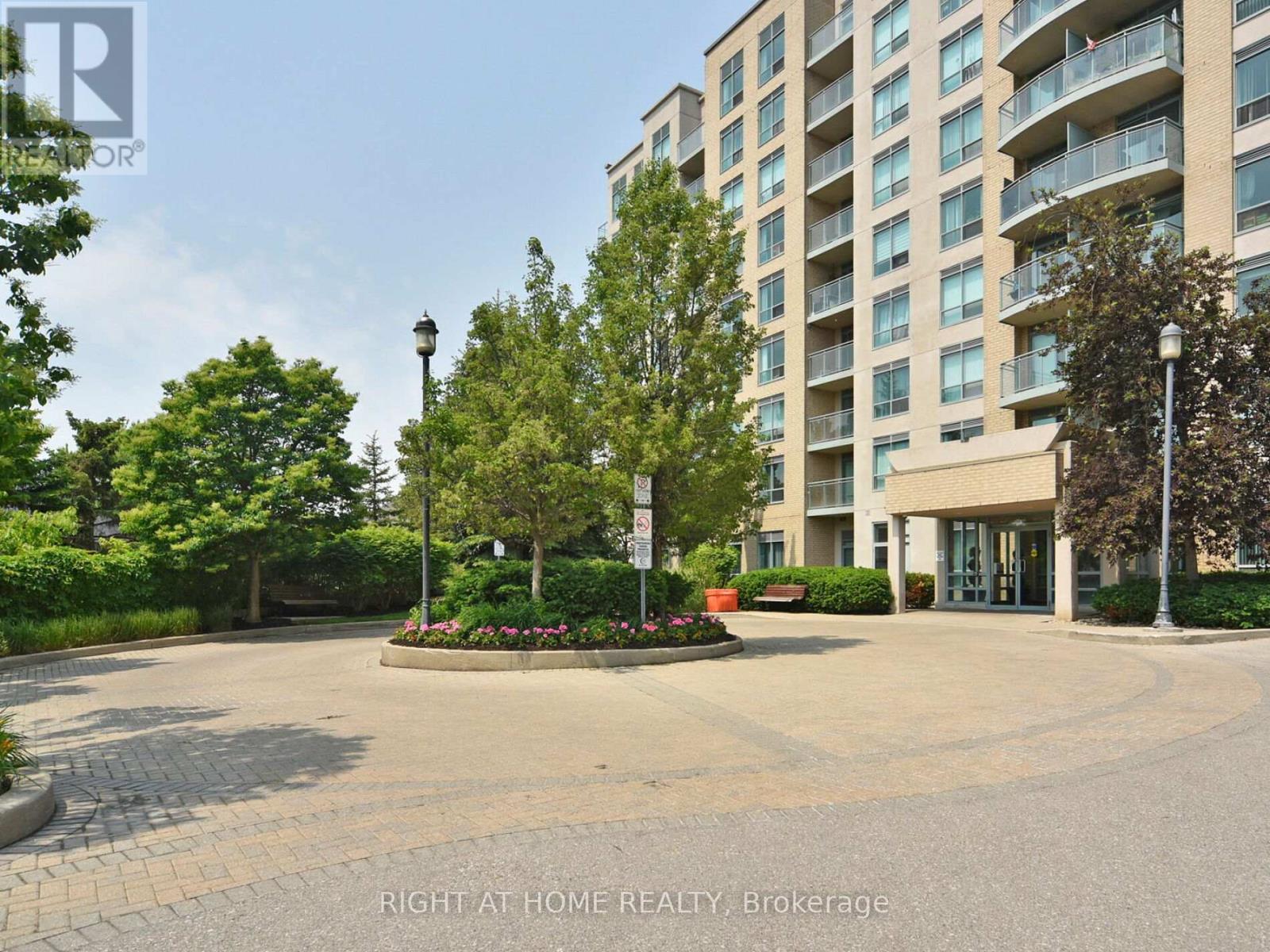 501 - 51 Baffin Court, Richmond Hill, Ontario  L4B 4P6 - Photo 33 - N12350702
