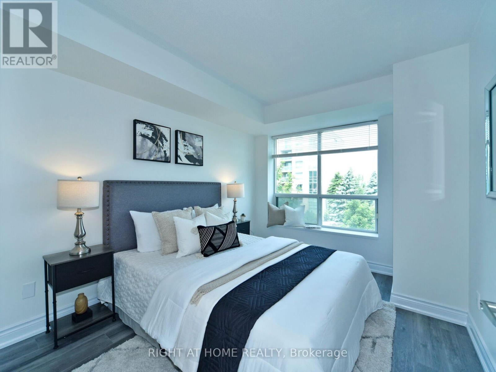 501 - 51 Baffin Court, Richmond Hill, Ontario  L4B 4P6 - Photo 6 - N12350702