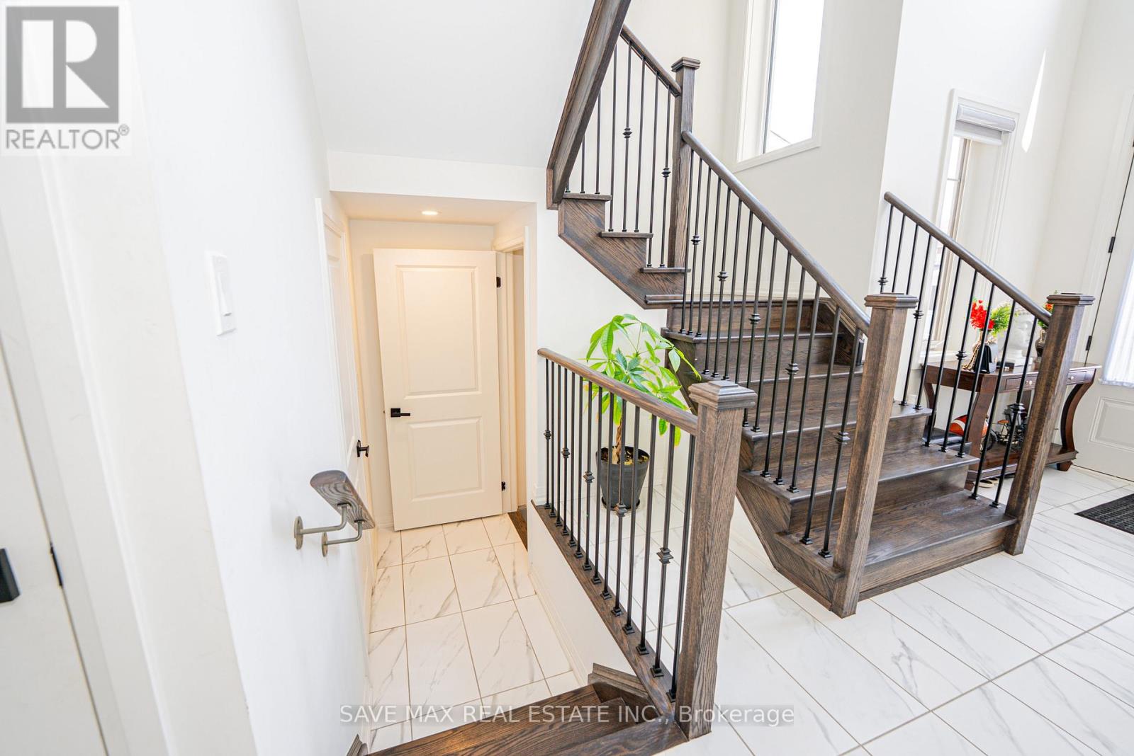58 Sandhill Crescent, Adjala-Tosorontio, Ontario  L0G 1W0 - Photo 9 - N12350703