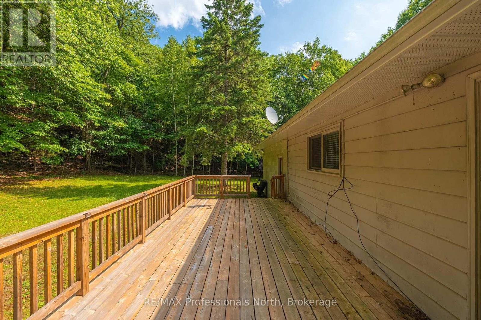 2499 Kennisis Lake Road, Dysart Et Al, Ontario  K0M 1S0 - Photo 10 - X12350802