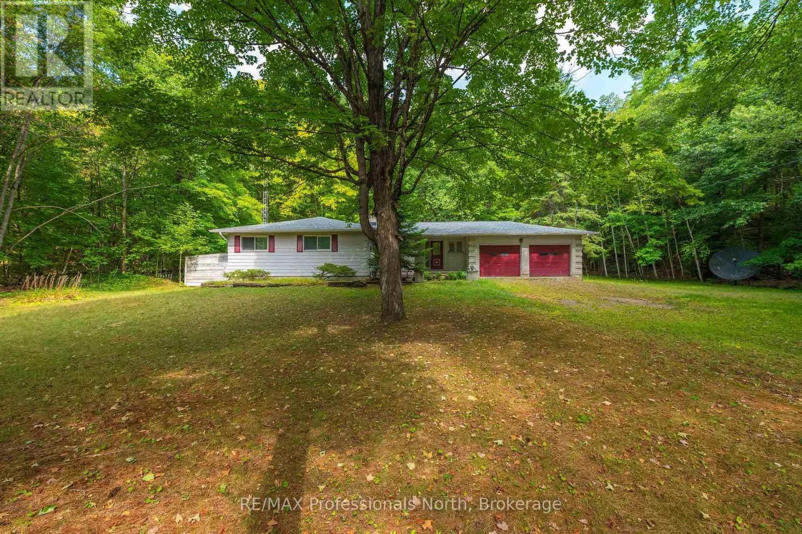 2499 Kennisis Lake Road, Dysart Et Al, Ontario  K0M 1S0 - Photo 2 - X12350802