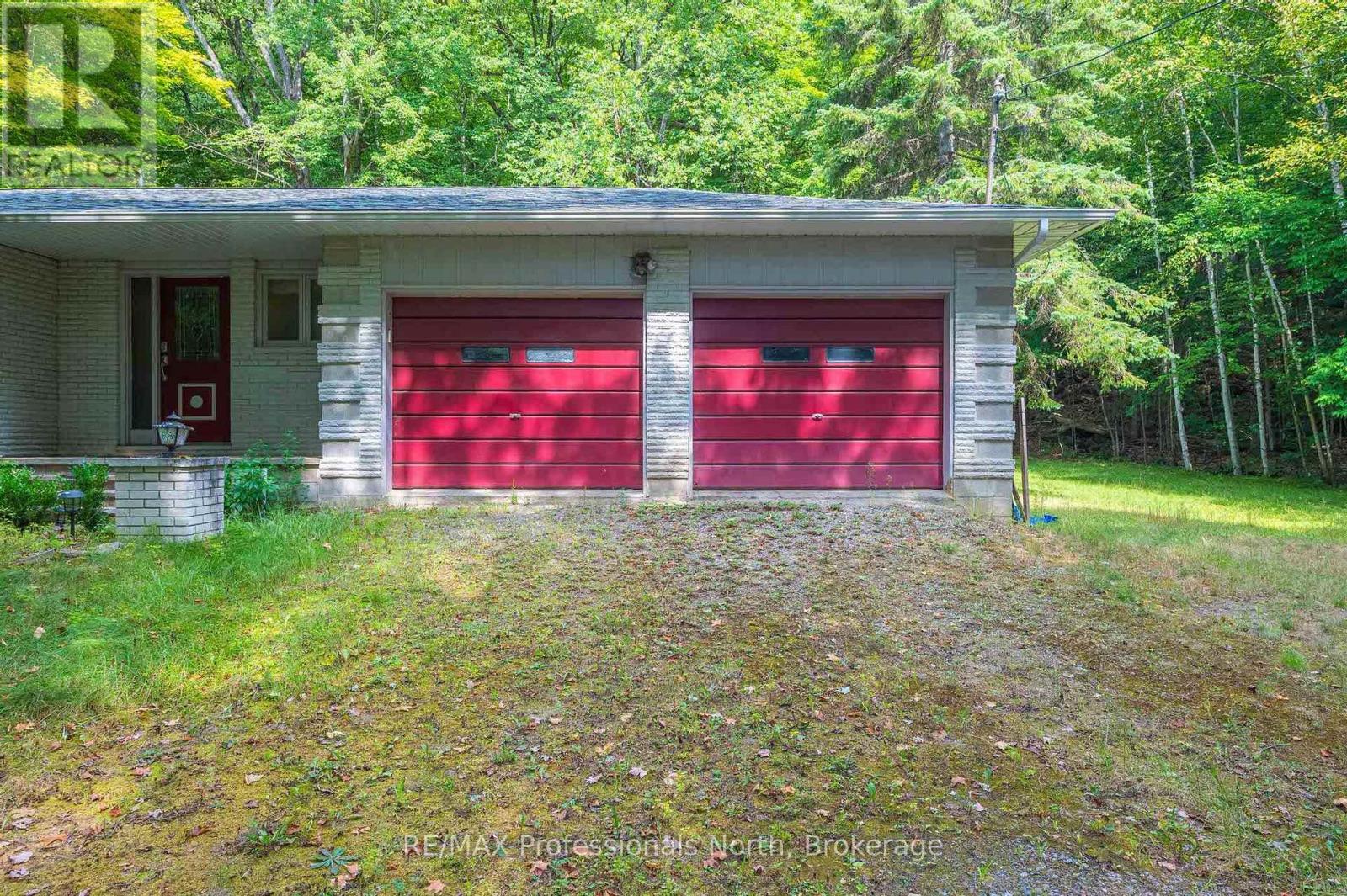 2499 Kennisis Lake Road, Dysart Et Al, Ontario  K0M 1S0 - Photo 3 - X12350802