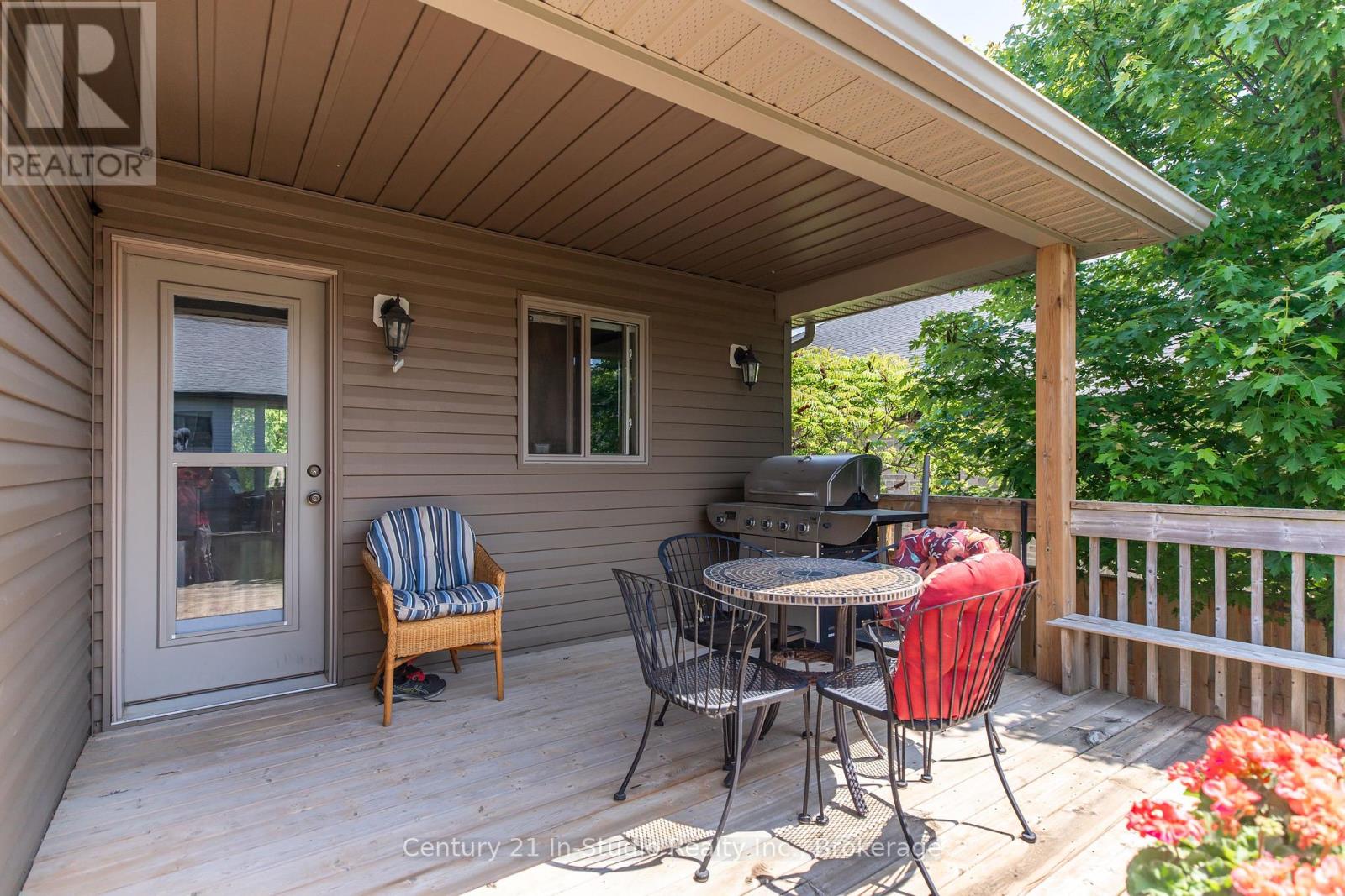 392 Peirson Avenue, Saugeen Shores, Ontario  N0H 2C1 - Photo 10 - X12350816