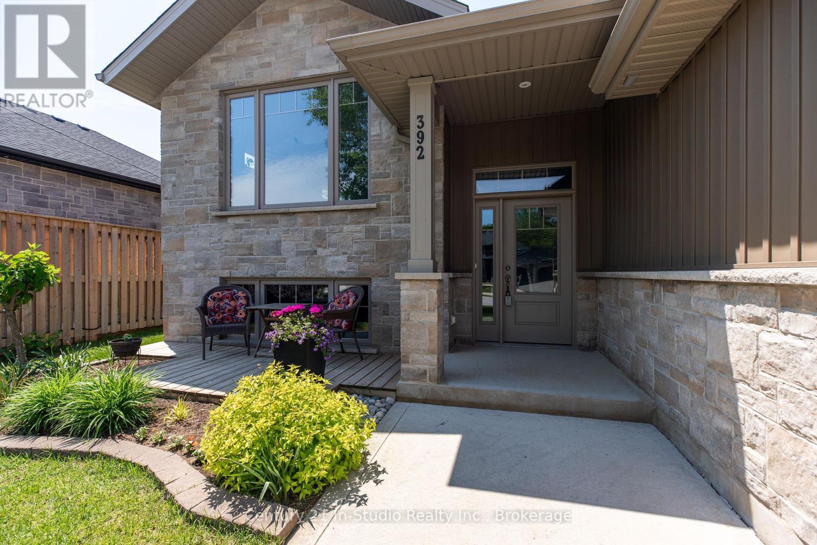 392 Peirson Avenue, Saugeen Shores, Ontario  N0H 2C1 - Photo 3 - X12350816