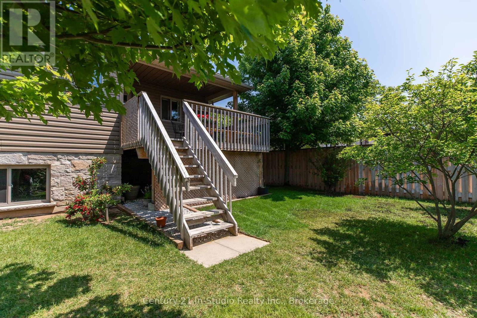 392 Peirson Avenue, Saugeen Shores, Ontario  N0H 2C1 - Photo 9 - X12350816