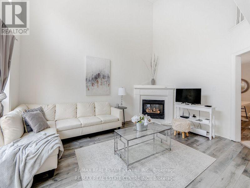 1306 Sandpiper Road, Oakville, Ontario  L6M 3V7 - Photo 11 - W12350647