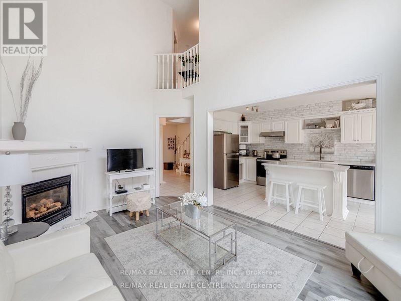 1306 Sandpiper Road, Oakville, Ontario  L6M 3V7 - Photo 13 - W12350647