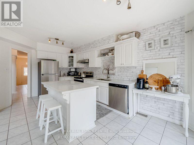 1306 Sandpiper Road, Oakville, Ontario  L6M 3V7 - Photo 18 - W12350647
